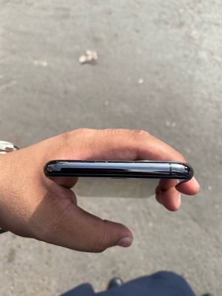 iphone 11 pro max dual pta approved read adwhtsapp (03336279733) 2