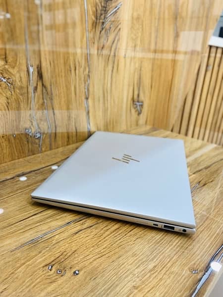 Hp EliteBook 840G9 i7-12th Gen 32GbRam 512GbSSD Intel Iris Xe Graphics 3