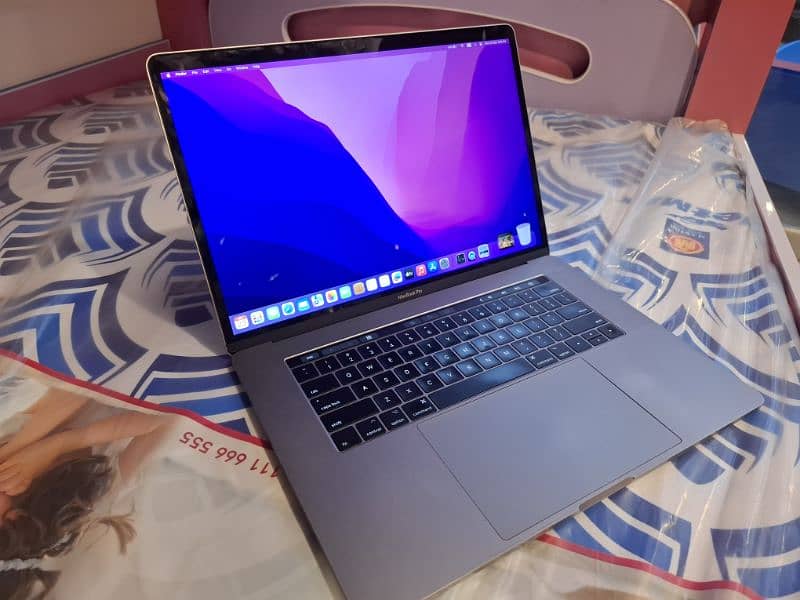 Mac Book Pro 2017 Model 4