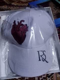 CUSTOMISED HEART CAP