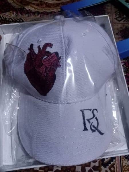 CUSTOMISED HEART CAP 0