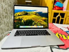 Macbook Pro 15” 32GB/1TB/4GB