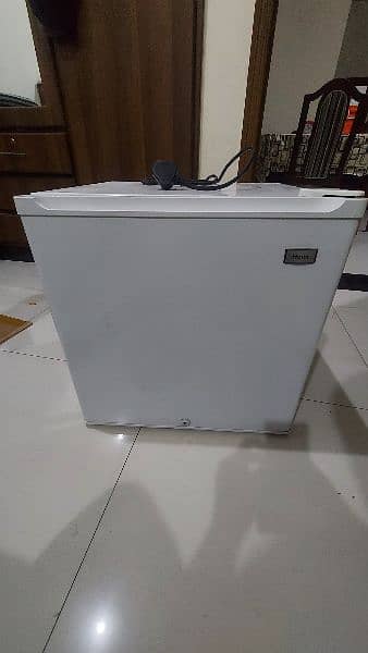 haier mini room fridge mint condition 1