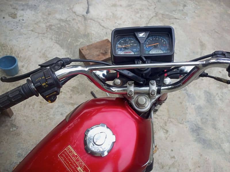 Honda 125 Red Model 2019 1