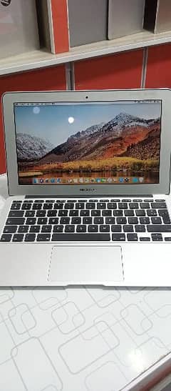 Apple Macbook Air 2011 0