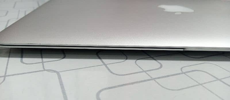 Apple Macbook Air 2011 3