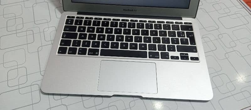 Apple Macbook Air 2011 4