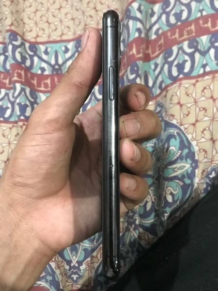 iphone 11 pro icloud PTA 64 gb 7