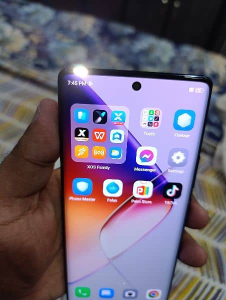 Infinix note 40 pro 12\256 9