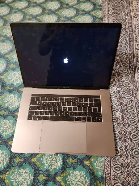 macbook pro 2016 1