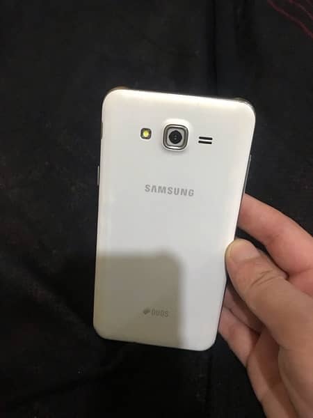 SAMSUNG J7 4