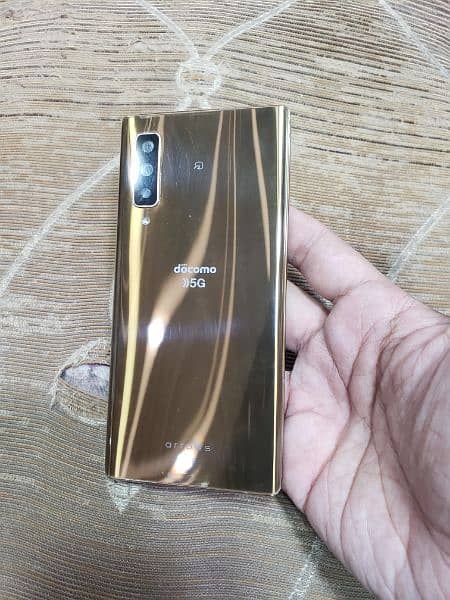 Arrows docomo f52-A (8gb/128gb) 6