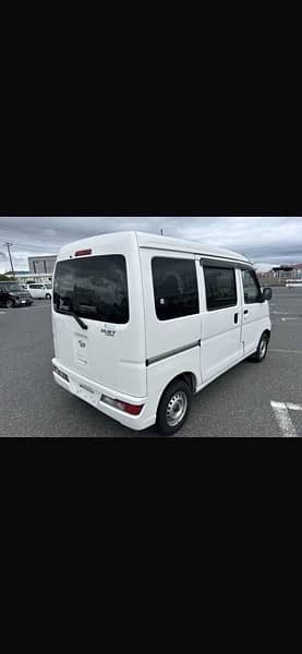 Daihatsu Hijet 2024 1