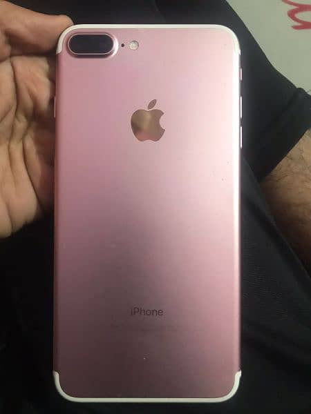 selling my i phone 7 plus 128 gb all ok 3