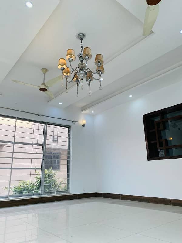 1 Kanal Upper Portion available for rent in DHA Phase 4 22