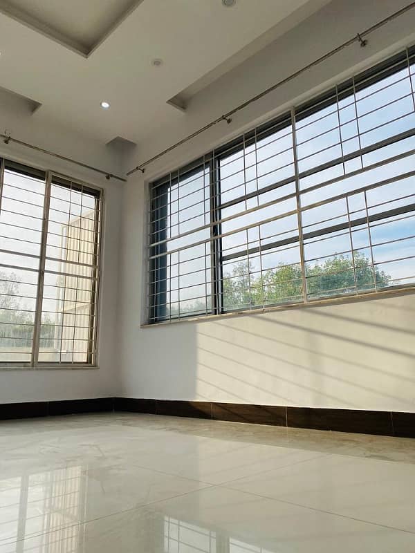 1 Kanal Upper Portion available for rent in DHA Phase 4 24