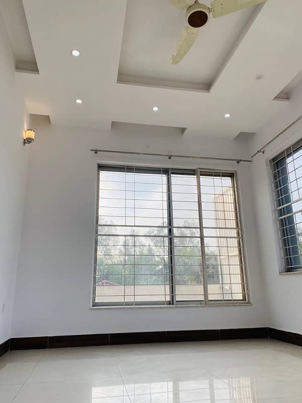 1 Kanal Upper Portion available for rent in DHA Phase 4 25