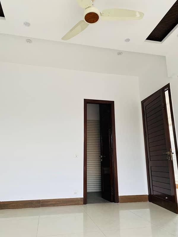 1 Kanal Upper Portion available for rent in DHA Phase 4 31