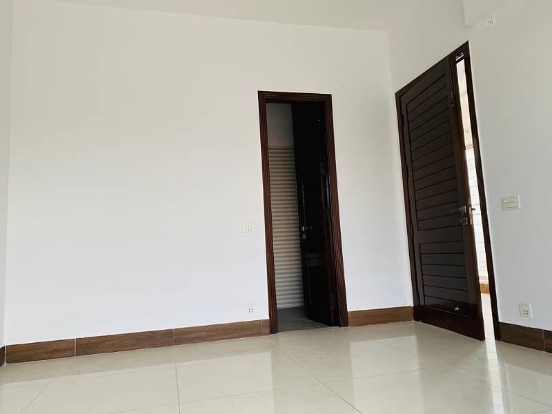 1 Kanal Upper Portion available for rent in DHA Phase 4 32