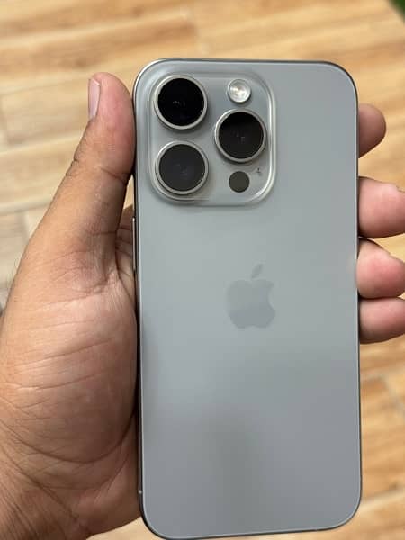 iphone 15 pro Natural Titanium 128 GB JV 1