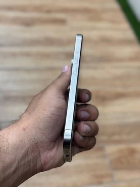 iphone 15 pro Natural Titanium 128 GB JV 3