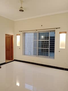 HOT LOCATION 1 KANAL UPPER PORTION AVAILABLE FOR RENT IN WAPDA TOWN - BLOCK E1