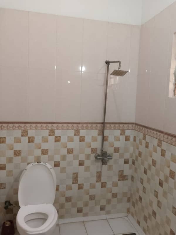 HOT LOCATION 5 MARLA UPPER PORTION AVAILABLE FOR RENT IN VALENCIA HOUSING SOCIETY - BLOCK A3 5