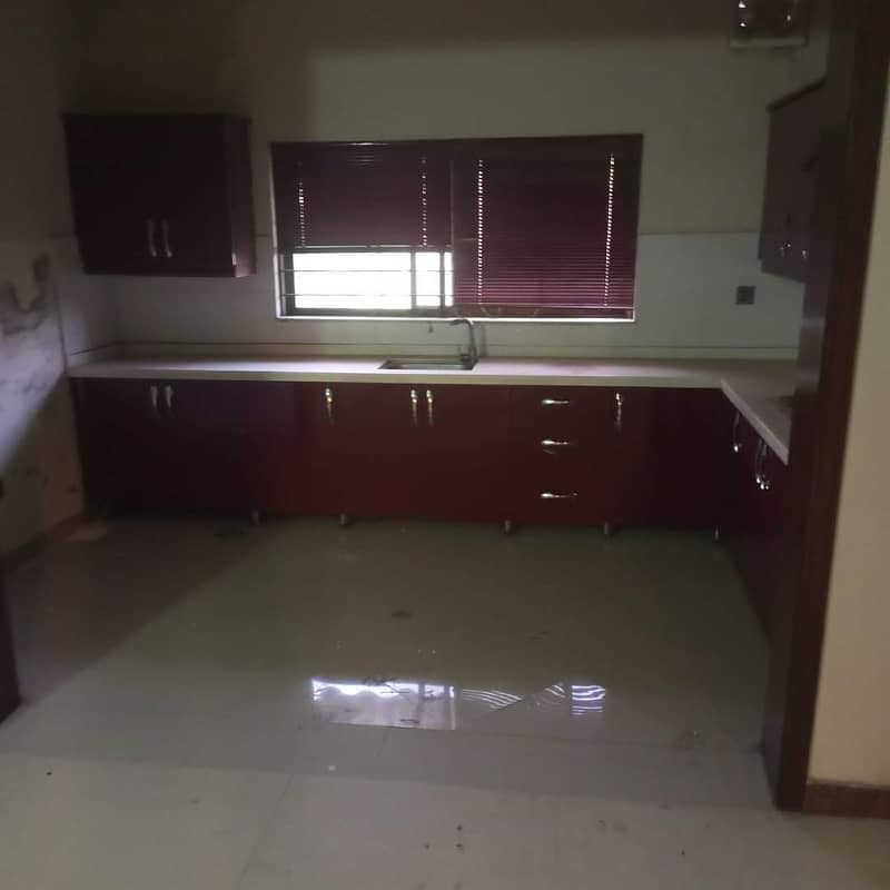 PRIME LOCATION 1 KANAL UPPER PORTION AVAILABLE FOR RENT IN VALENCIA HOUSING SOCIETY - BLOCK E 1