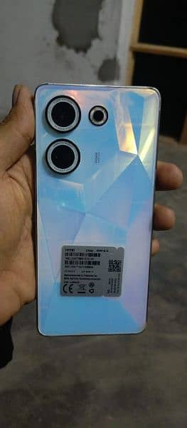 Tecno camon20 with box 0