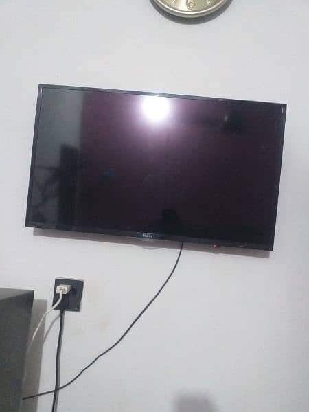 haier 32inches smart LCD original condition me 03160834141 1