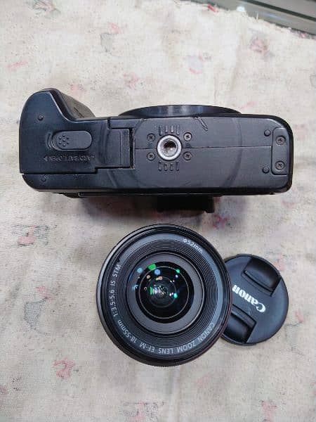 canon m50 with 18-55 m mount 3