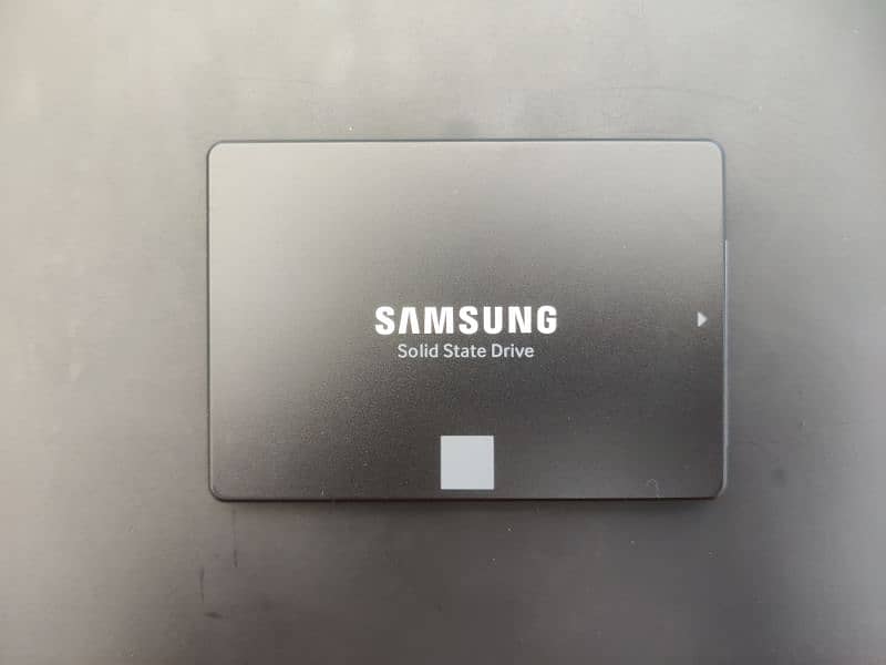 SSD  (samsung Evo 250GB) Hard Drive 0