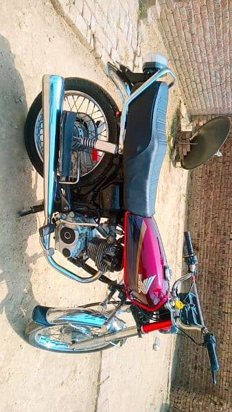 good condition and beautiful look bike 0