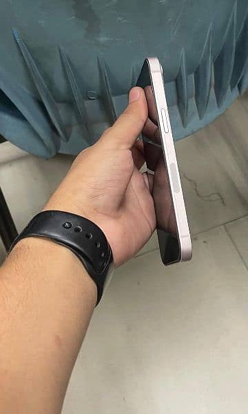 iPhone 13 Non-pta 10/10 condition 1