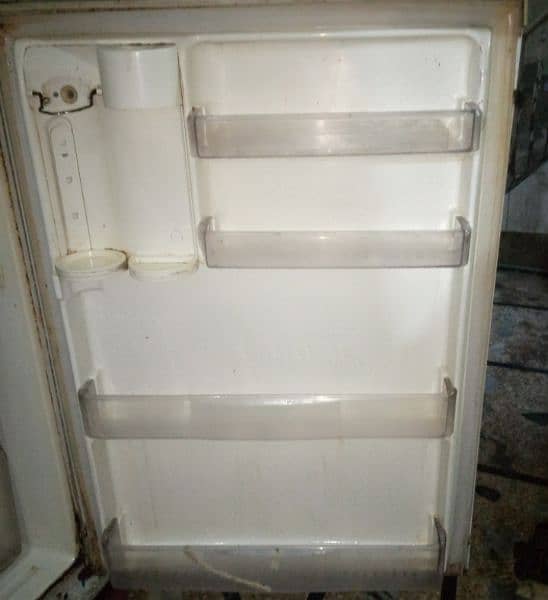 LG XL size fridge 3