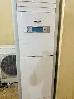 4 Ton cabnate Air conditioner Orient campany salidily use