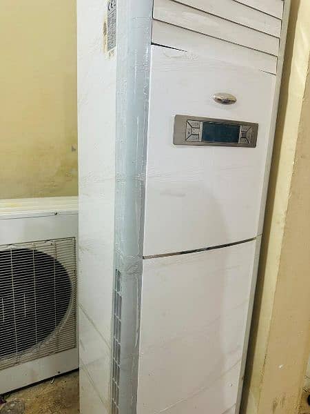 4 Ton cabnate Air conditioner Orient campany salidily use 1