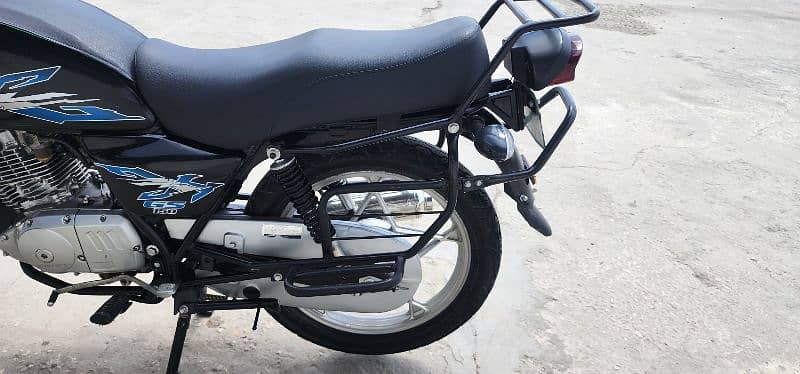 good condition me bike hy eingen 10 by 10 tyar 10 by 9 6