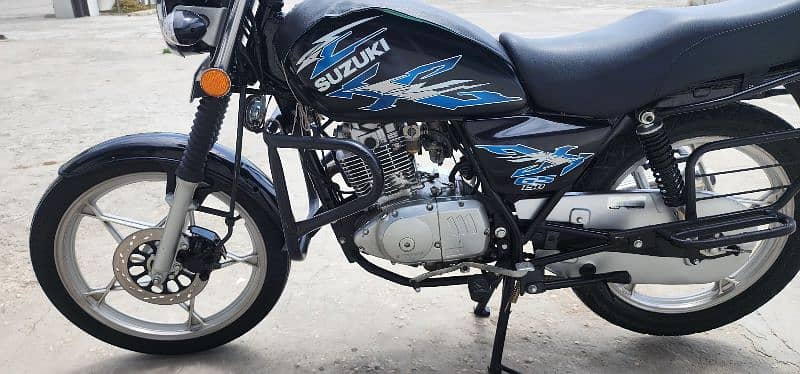 good condition me bike hy eingen 10 by 10 tyar 10 by 9 7