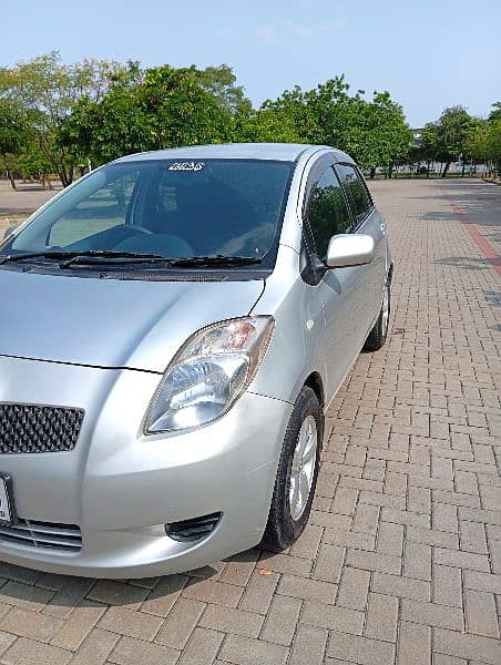 Toyota Vitz RS 1.3 Original 10