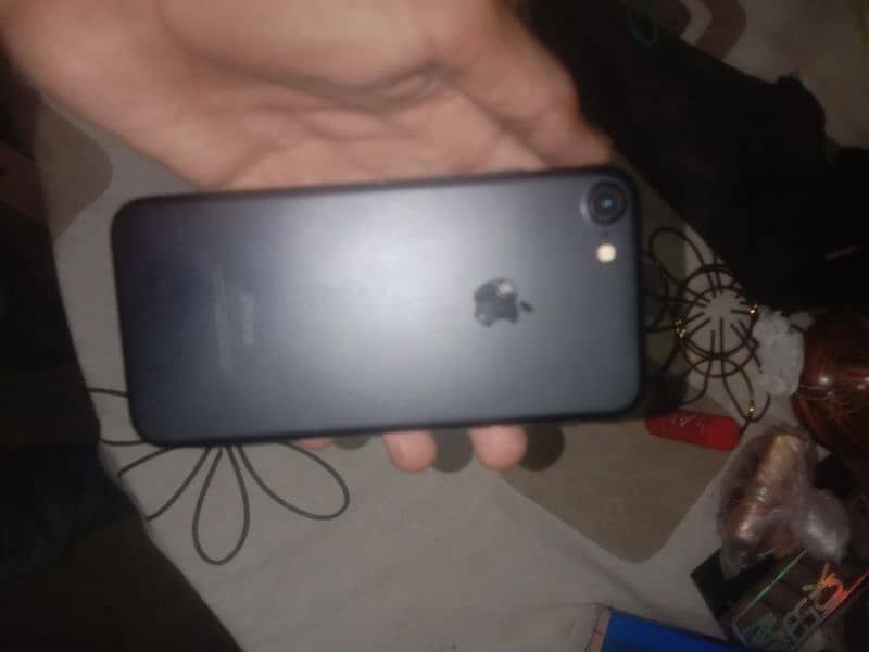 iphone 7 Matt black colour 10/10 condition 0