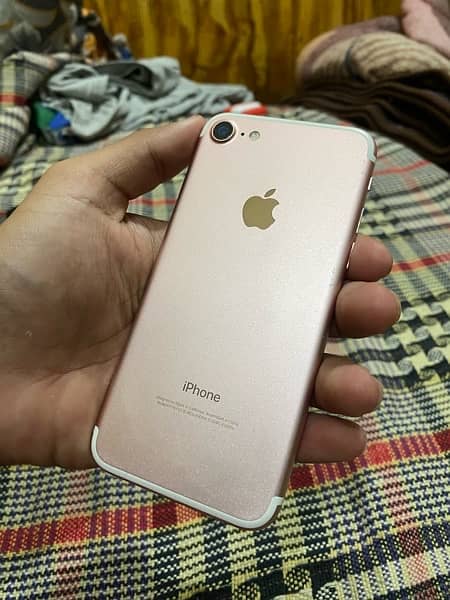 i phone 7… 10/10 condition urgent sale 1