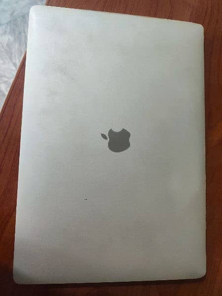 Macbook pro 16 inch 2017 1