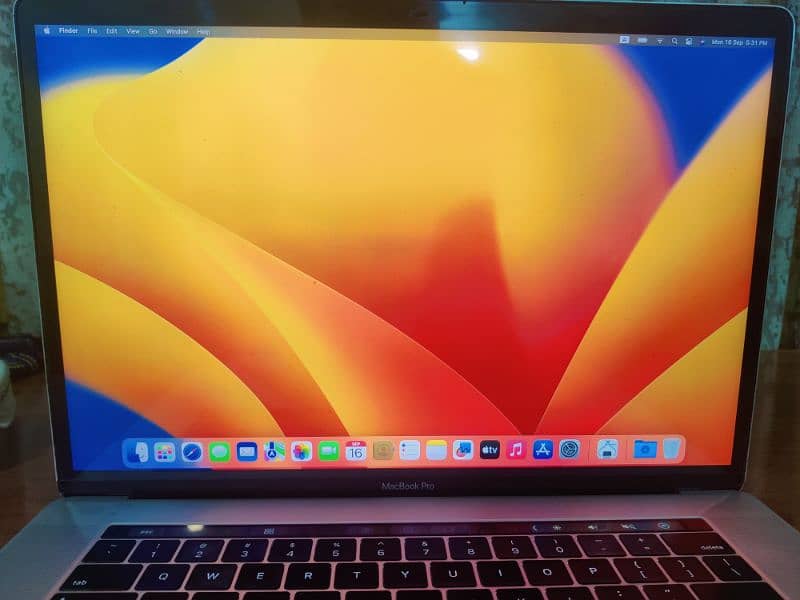 Macbook pro 16 inch 2017 3