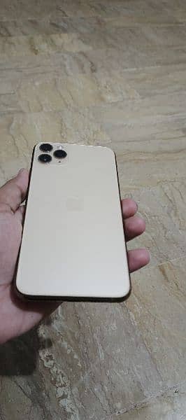 Iphone 11 Pro Max. . . with box 1