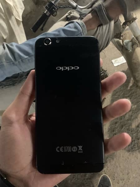 OPPO F1s 2