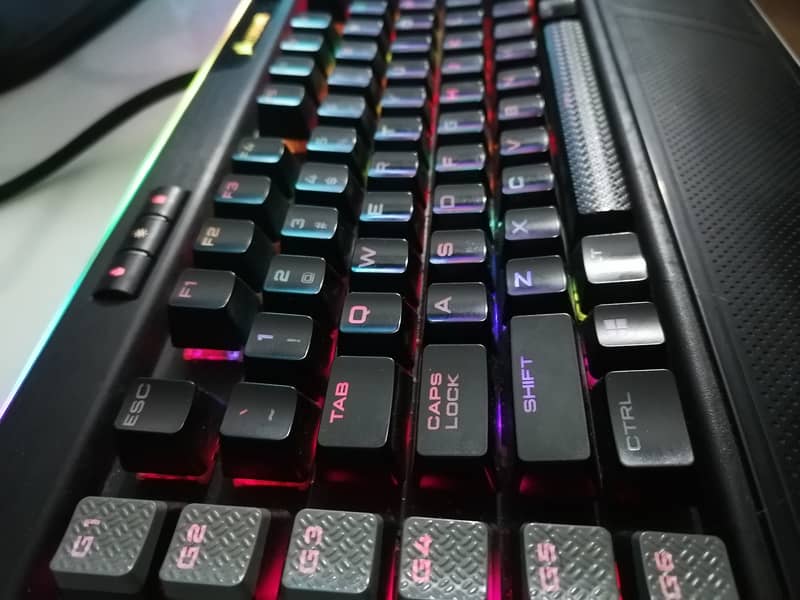 Corsair K95 RGB Platinum CHERRY MX SPEED with box and all accessories 2