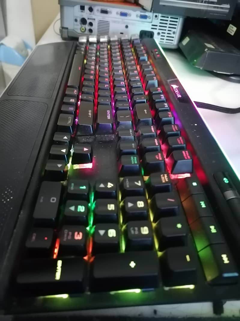 Corsair K95 RGB Platinum CHERRY MX SPEED with box and all accessories 3