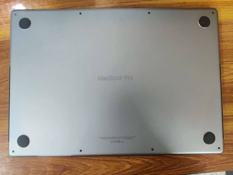 Macbook pro 2021 M1 16 inch 3