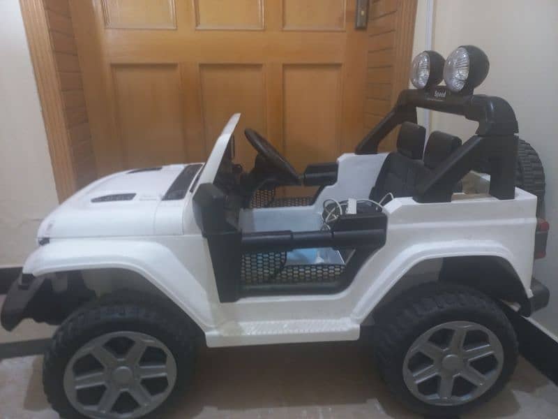 white color kids jeep 1